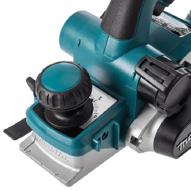 Strug do drewna 82mm 1050W