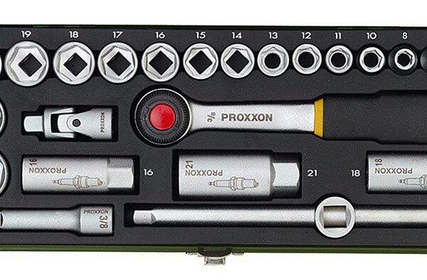 Zestaw kluczy nasadowych z grzechotkami 3/8''', 24CZ.
