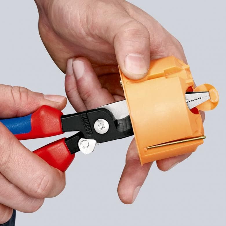 Szczypce do prac elektroinstalacyjnych 6W1