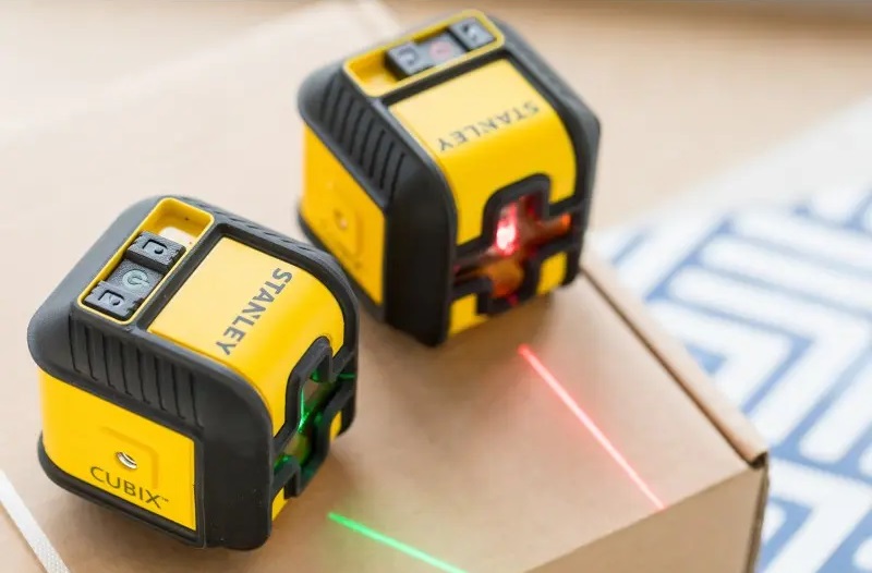 Laser krzyżowy cubix czerwony