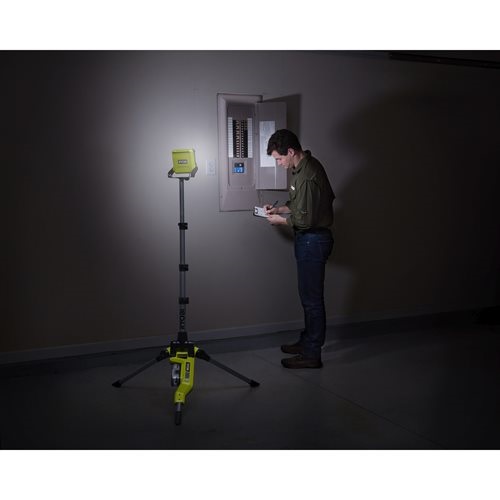 Lampa akumulatorowa na trójnogu R18TL-0 18V 0*AH ONE+