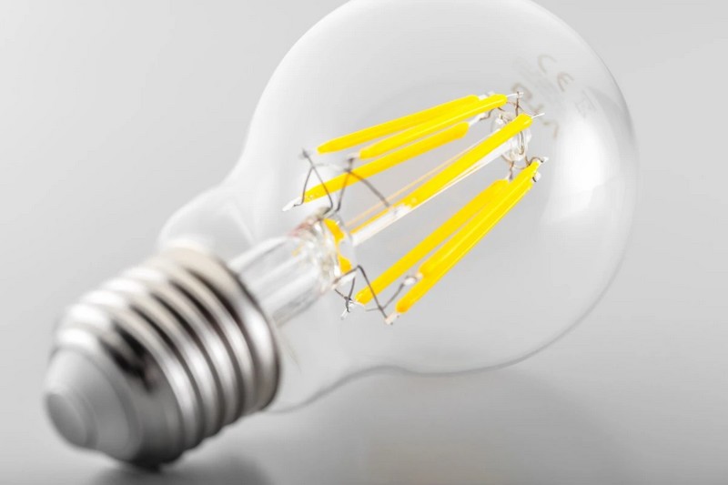 Żarówka LED filament A60 4000K E27 8W AC220-240V