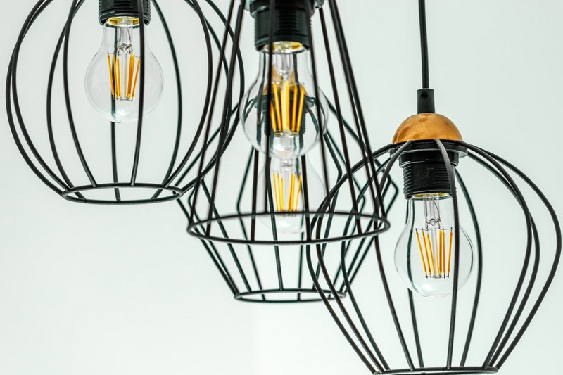 Żarówka LED filament A60 4000K E27 8W AC220-240V