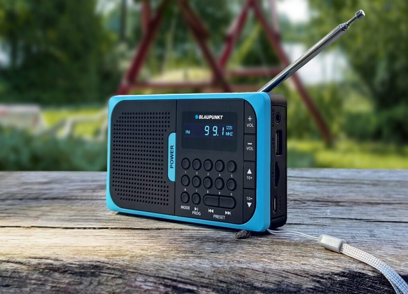Radio przenośne am/fm PR5BL.