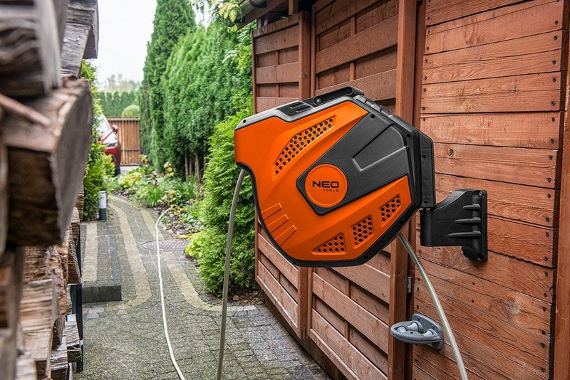 Wąż ogrodowy z automatycznym zwijaczem 1/2', 20 M +2M