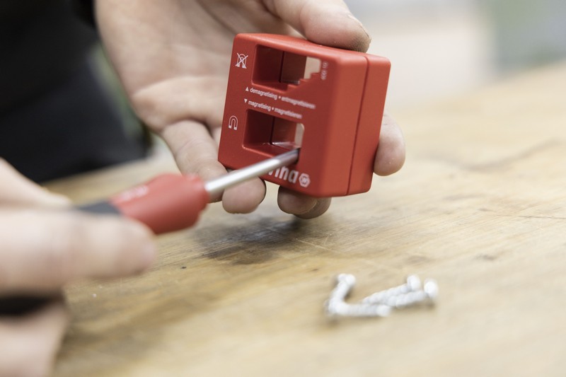 Magnetyzer/demagnetyzer