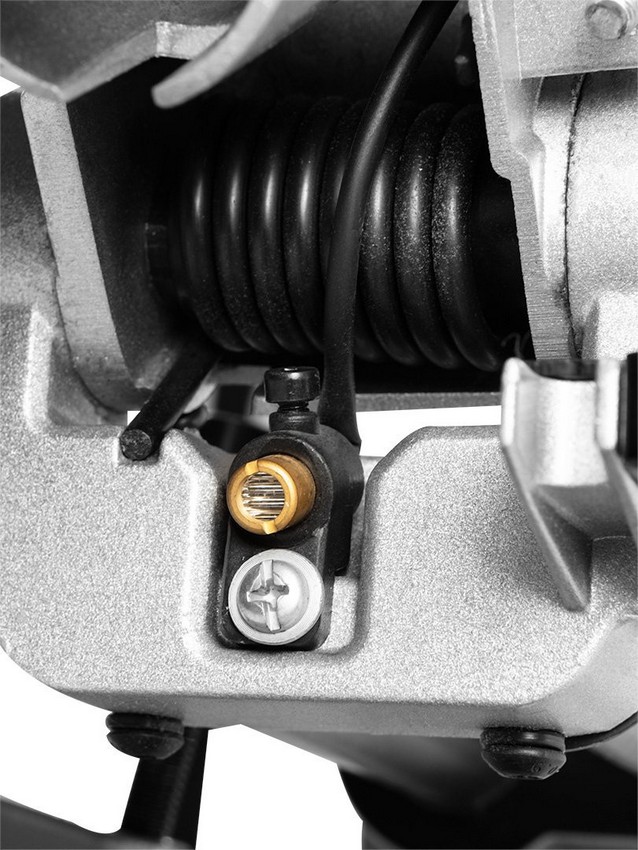 Pilarka ukosowa energy+ 18V, tarcza 210*30mm